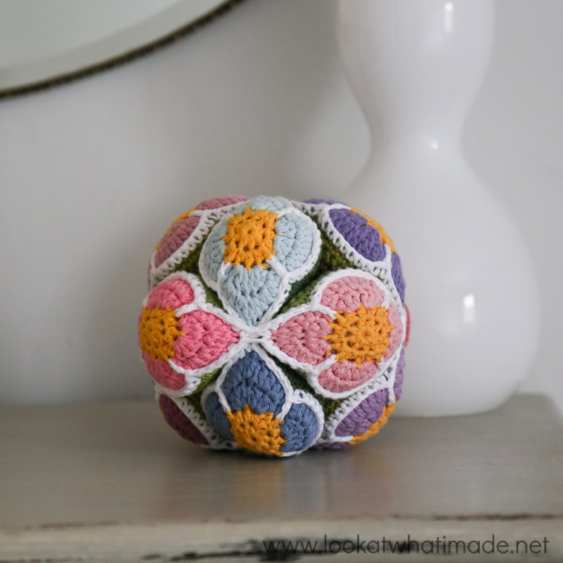 Free Crochet Patterns for Amish Puzzle Balls • Free Crochet Tutorials