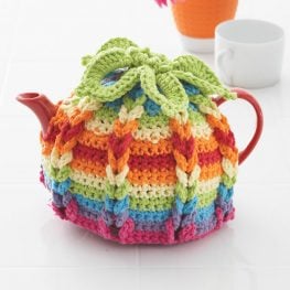 Pretty Winter Roses 6 Cup Reversible Tea Pot Cozy