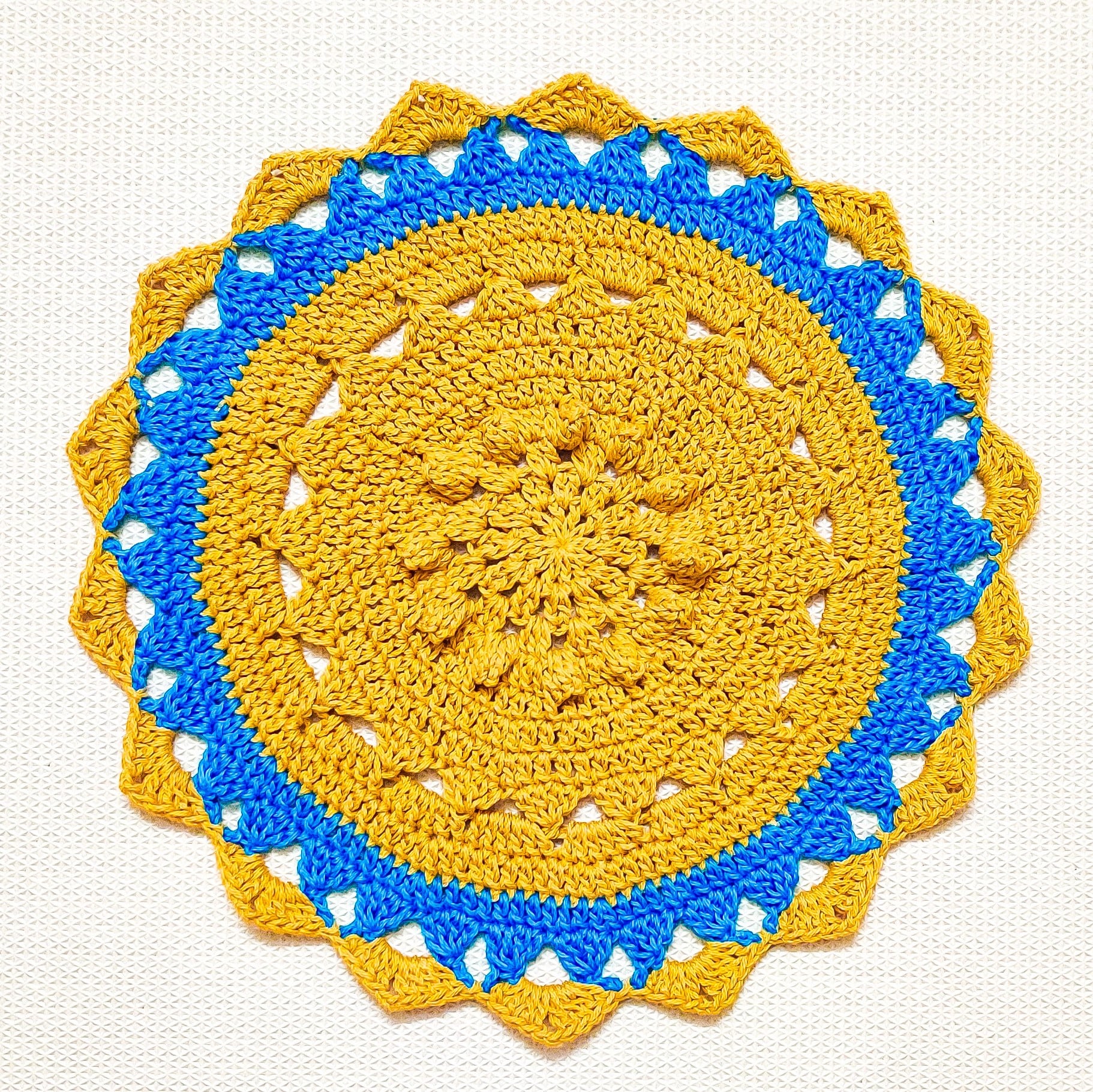 Amber Crochet Placemat Doily Pattern + video