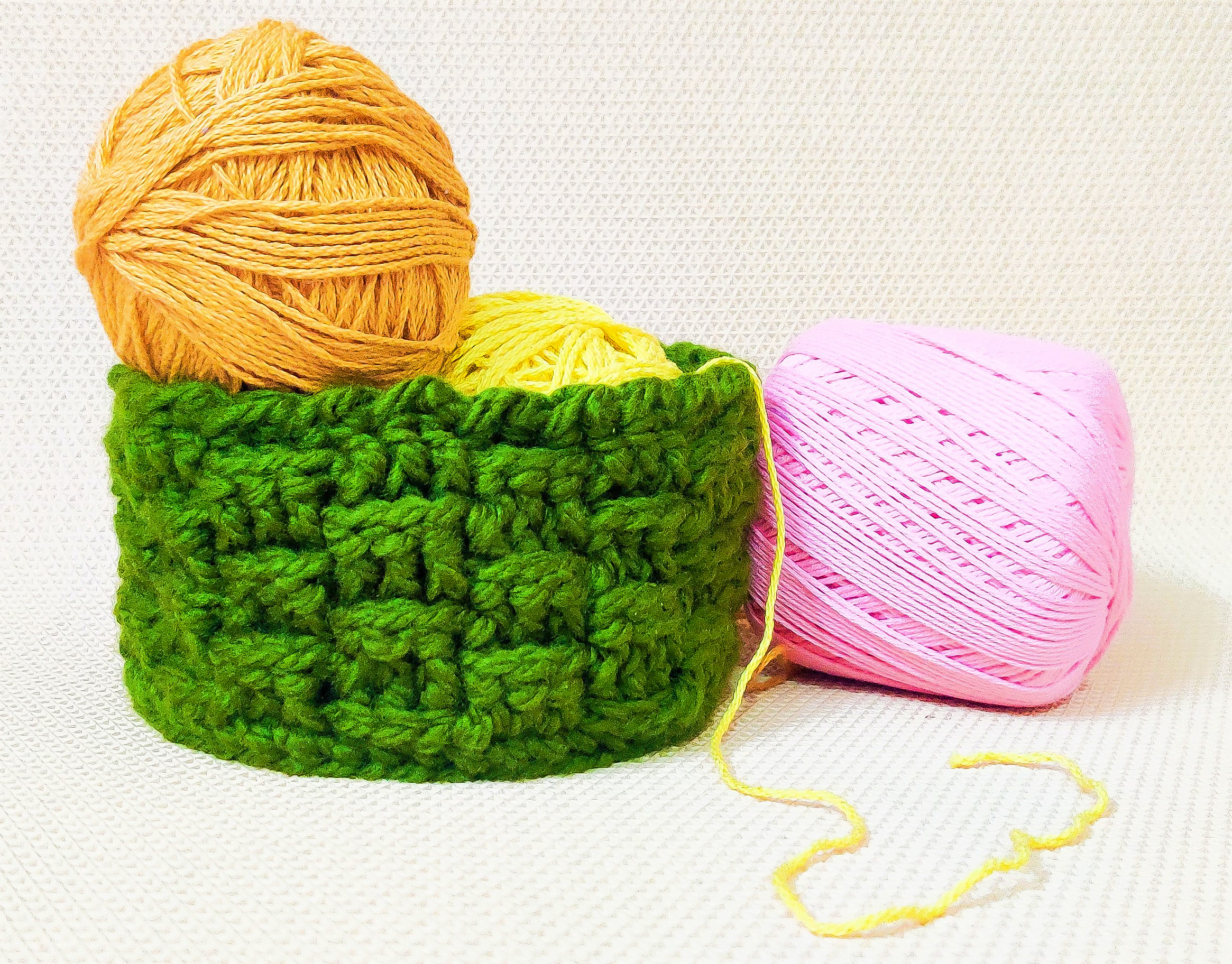 DIY Round Crochet Storage Basket Pattern and Tutorial