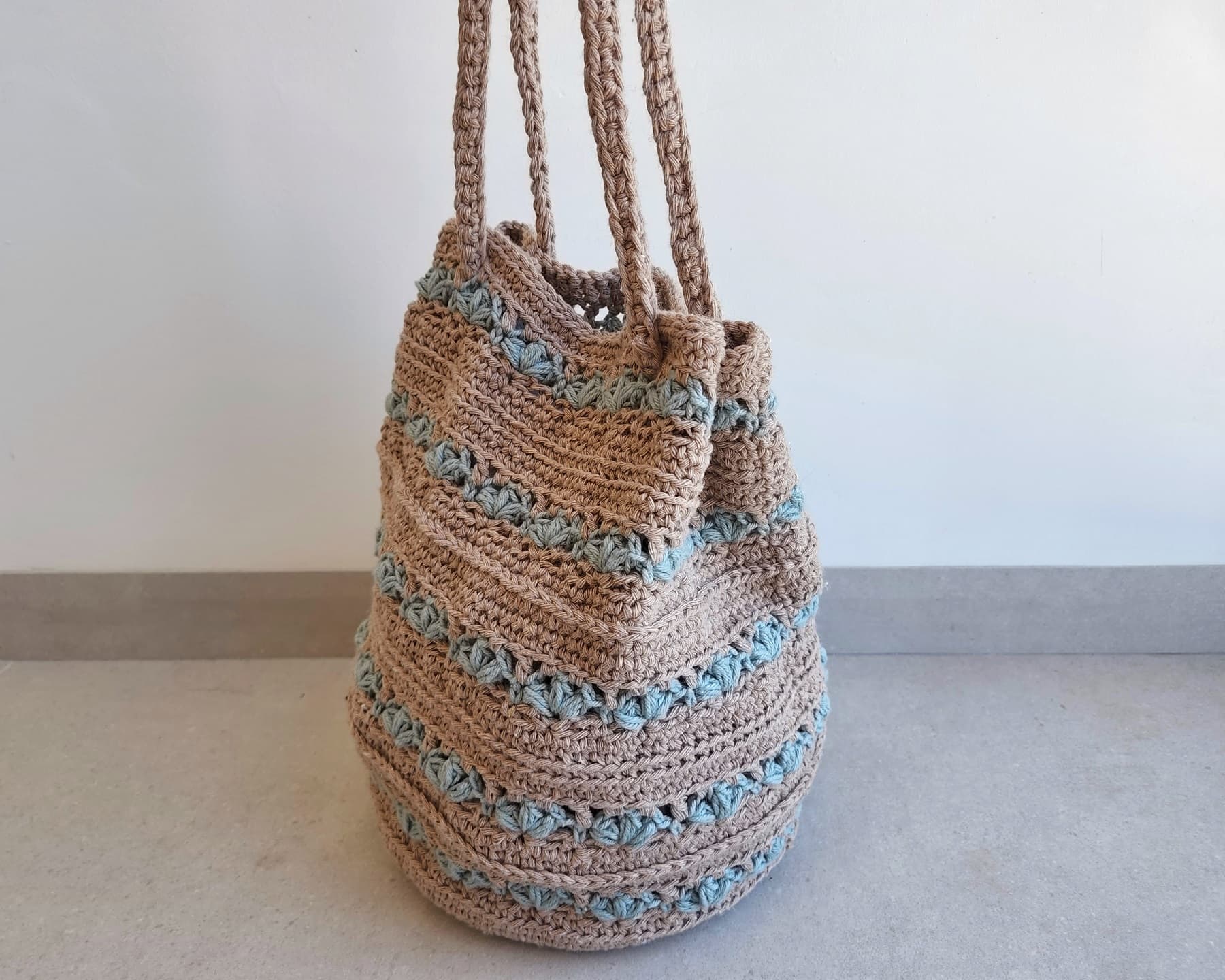 Floral Crochet Tote Bag Pattern + Tutorial