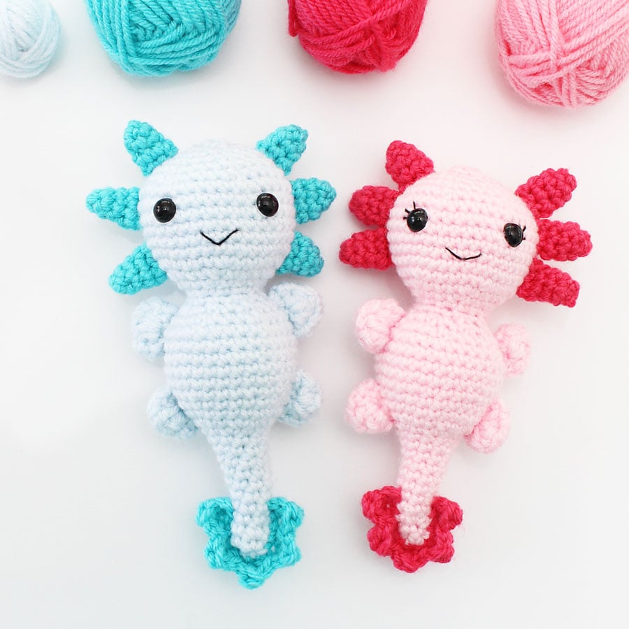 Designed by Loops and Love Crochet. This project calls for Worsted Weight Yarn [4] and a 3.5 mm (E) crochet hook. You will also need 8 mm safety eyes. Get the free pattern here.