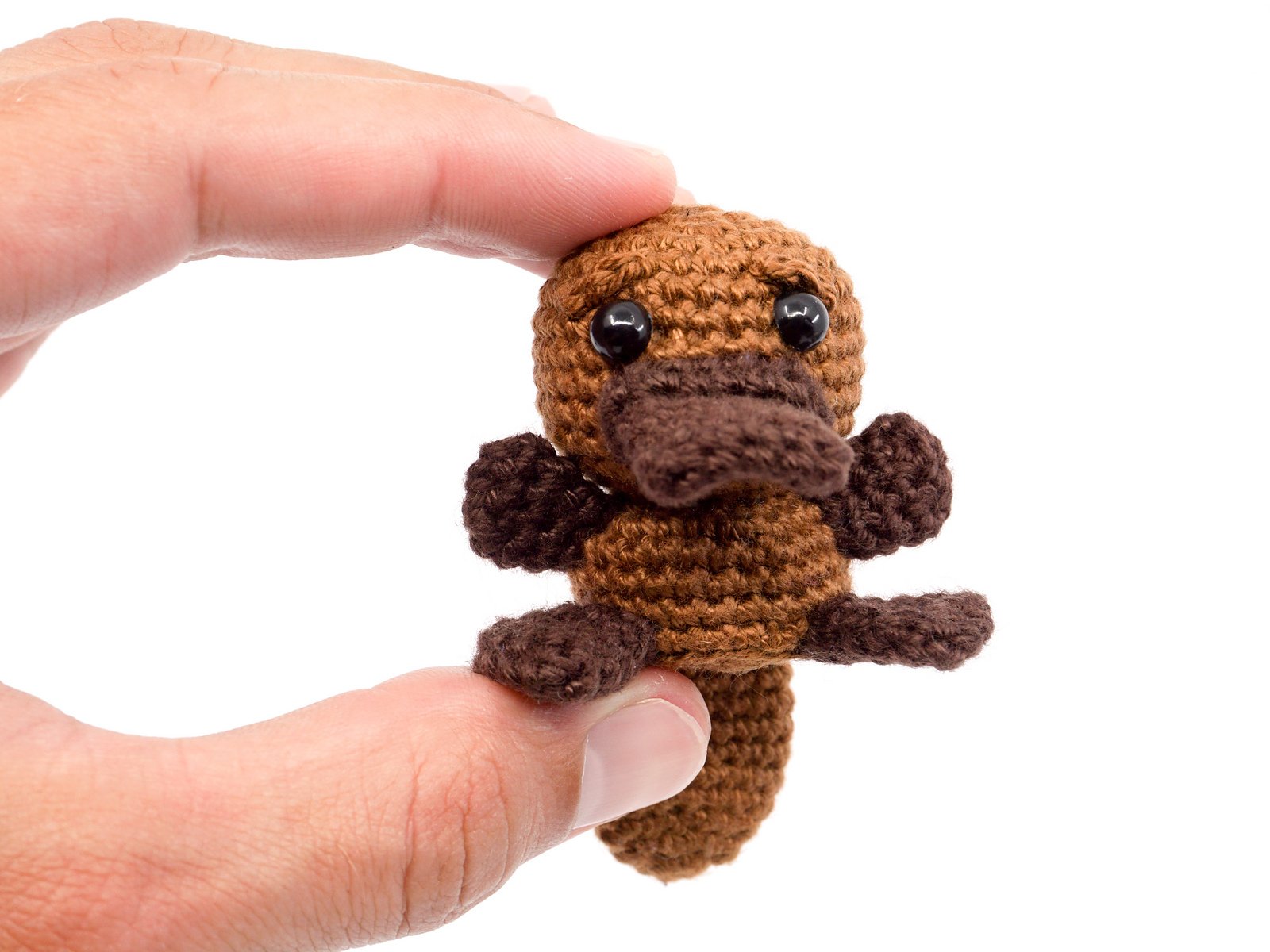 This Mini Platypus was designed by Jonas Matthies of Supergurumi. For this project you will need Sport Weight Yarn and a 2.5 mm crochet hook. When complete it only measures 4.5 cm!