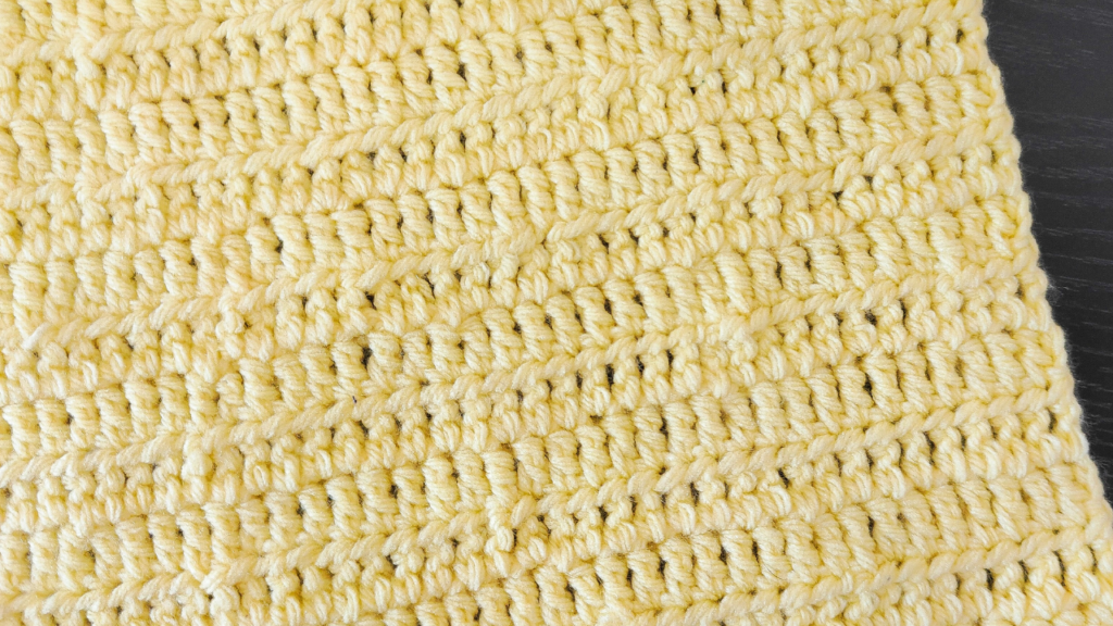 Learn how to make a beautiful, quick blanket using the half treble crochet stitch (htr). This stitch is easy to master and works up fast, perfect for snuggling up on chilly evenings. Try it now and create your own cozy masterpiece!