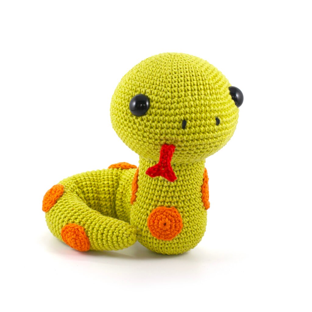 Make your own Simon the Snake with this free beginner-friendly crochet pattern. Fun, easy, and fully customizable!