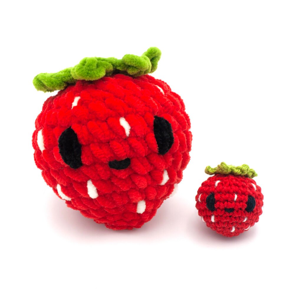 Crochet a cute strawberry keychain with this free tutorial! Includes video + written instructions. Quick, fun, and perfect for gifts. Save it for later!