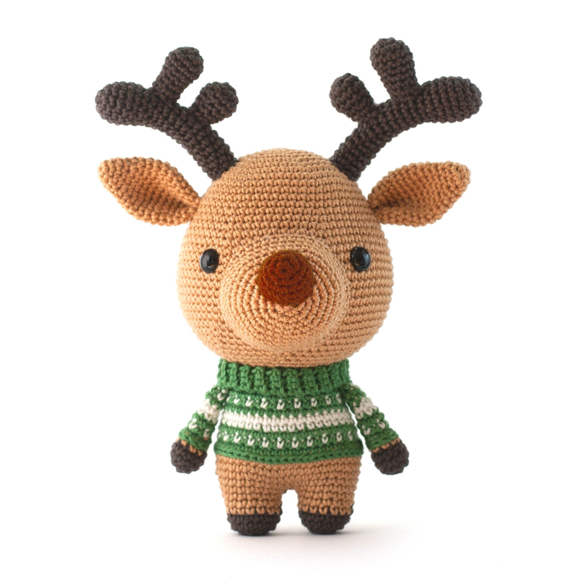 Crochet Comet the Reindeer 🦌 Free, beginner-friendly amigurumi pattern by Mariska Vos. Perfect for Christmas gifts or holiday decor!